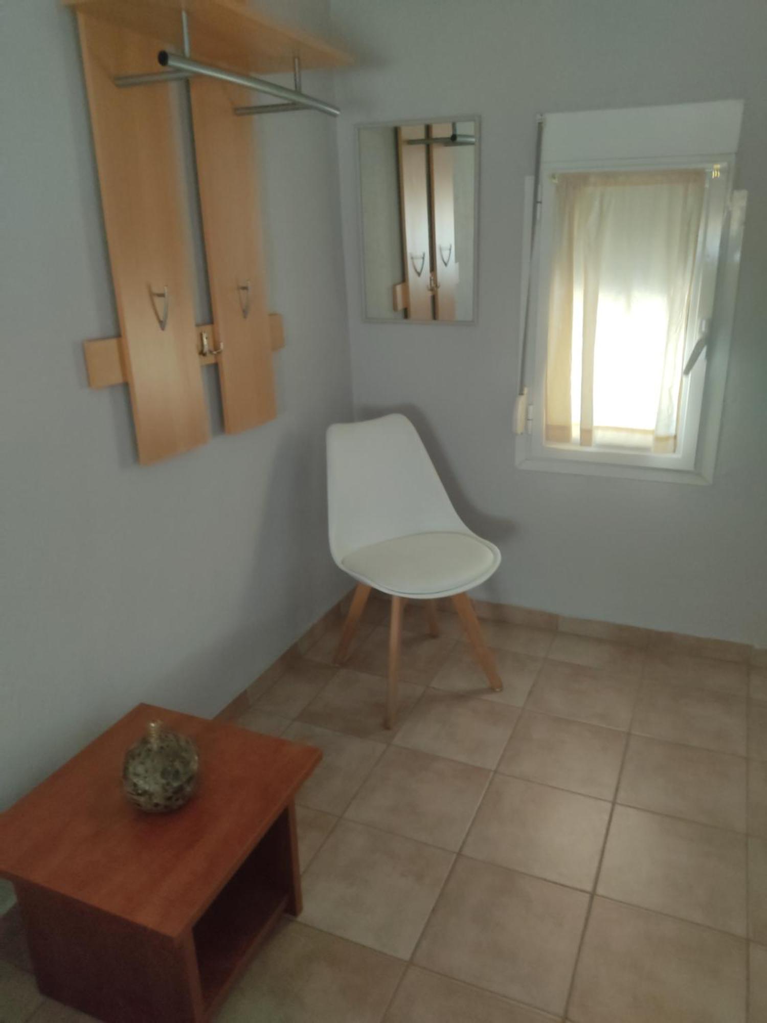 Light And Sea 1 Apartment Ofrinion Bagian luar foto
